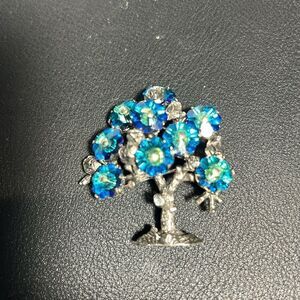 Vintage Aurora Blue Tree Brooch. WA258